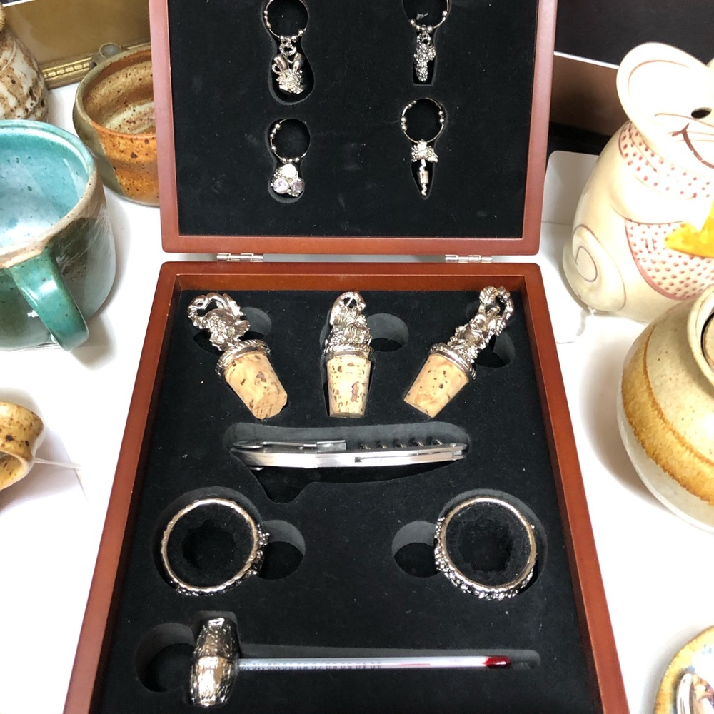 Wine lovers accessories in its own box